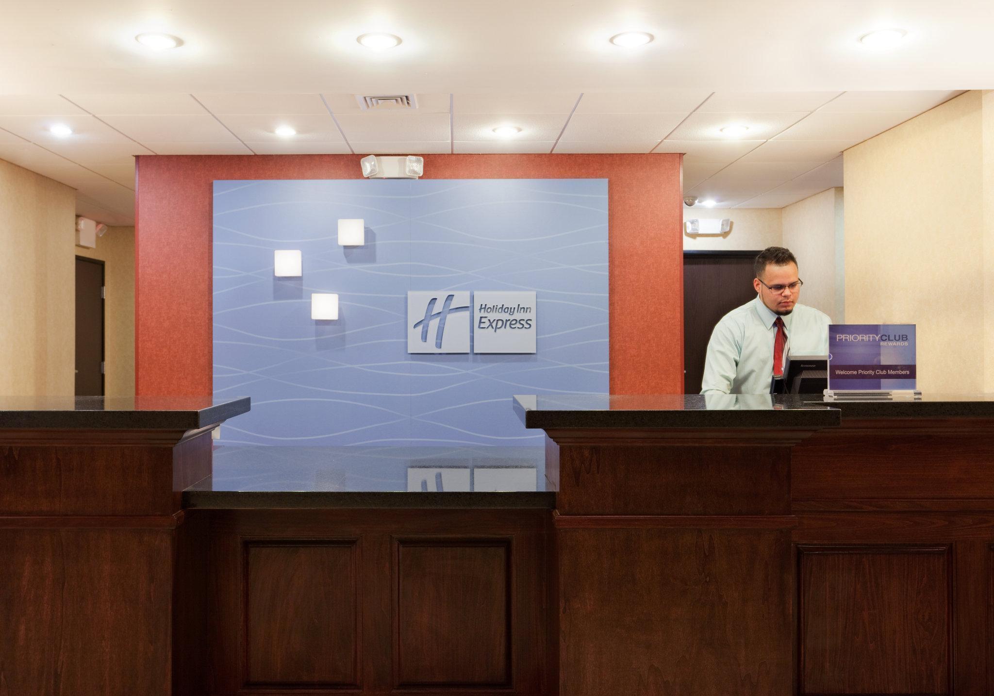 Holiday Inn Express Hotel & Suites Swansea By Ihg Exterior foto