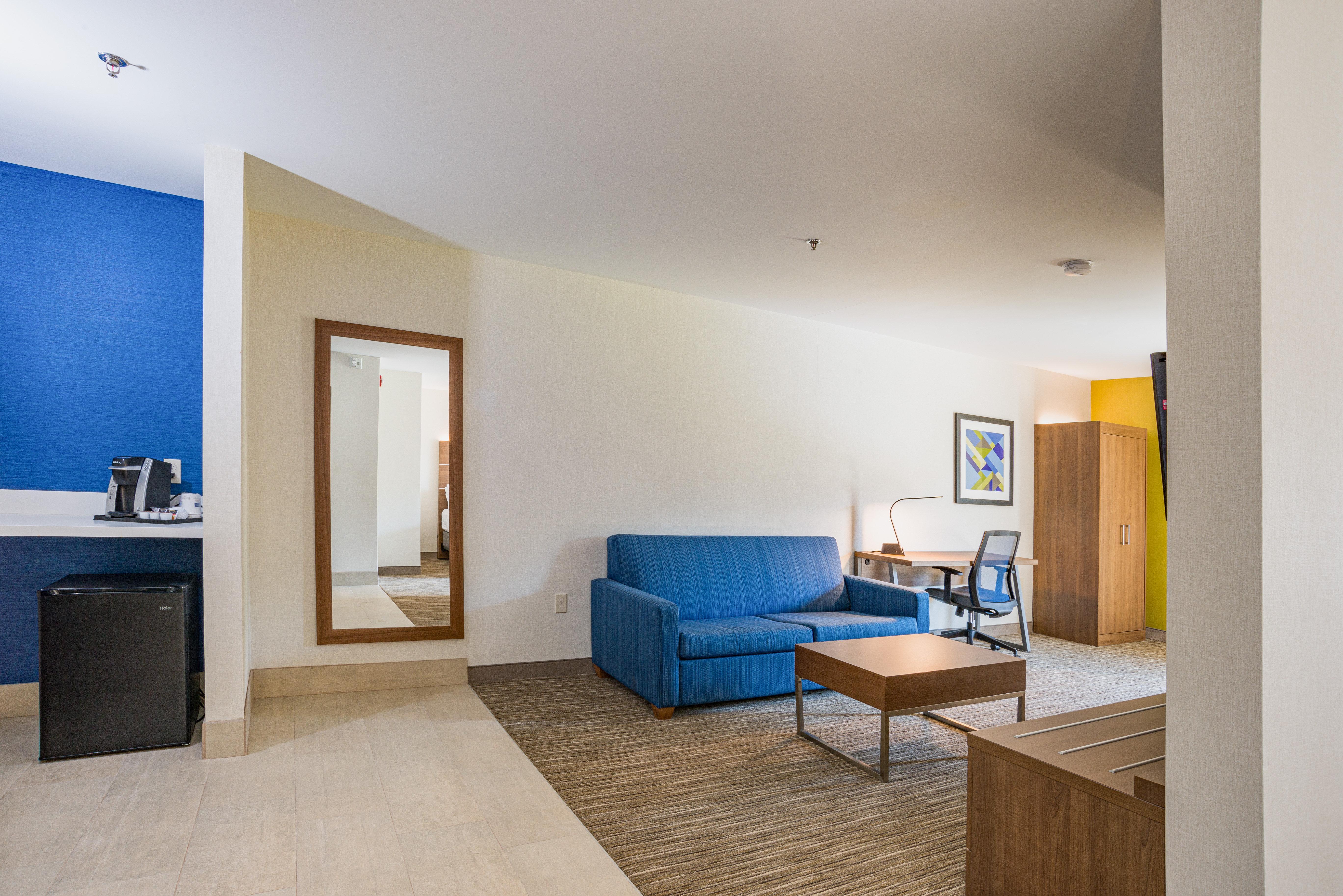 Holiday Inn Express Hotel & Suites Swansea By Ihg Exterior foto