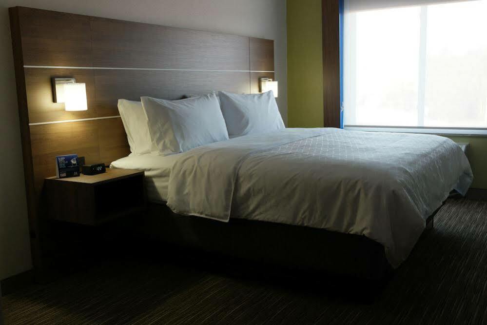 Holiday Inn Express Hotel & Suites Swansea By Ihg Exterior foto