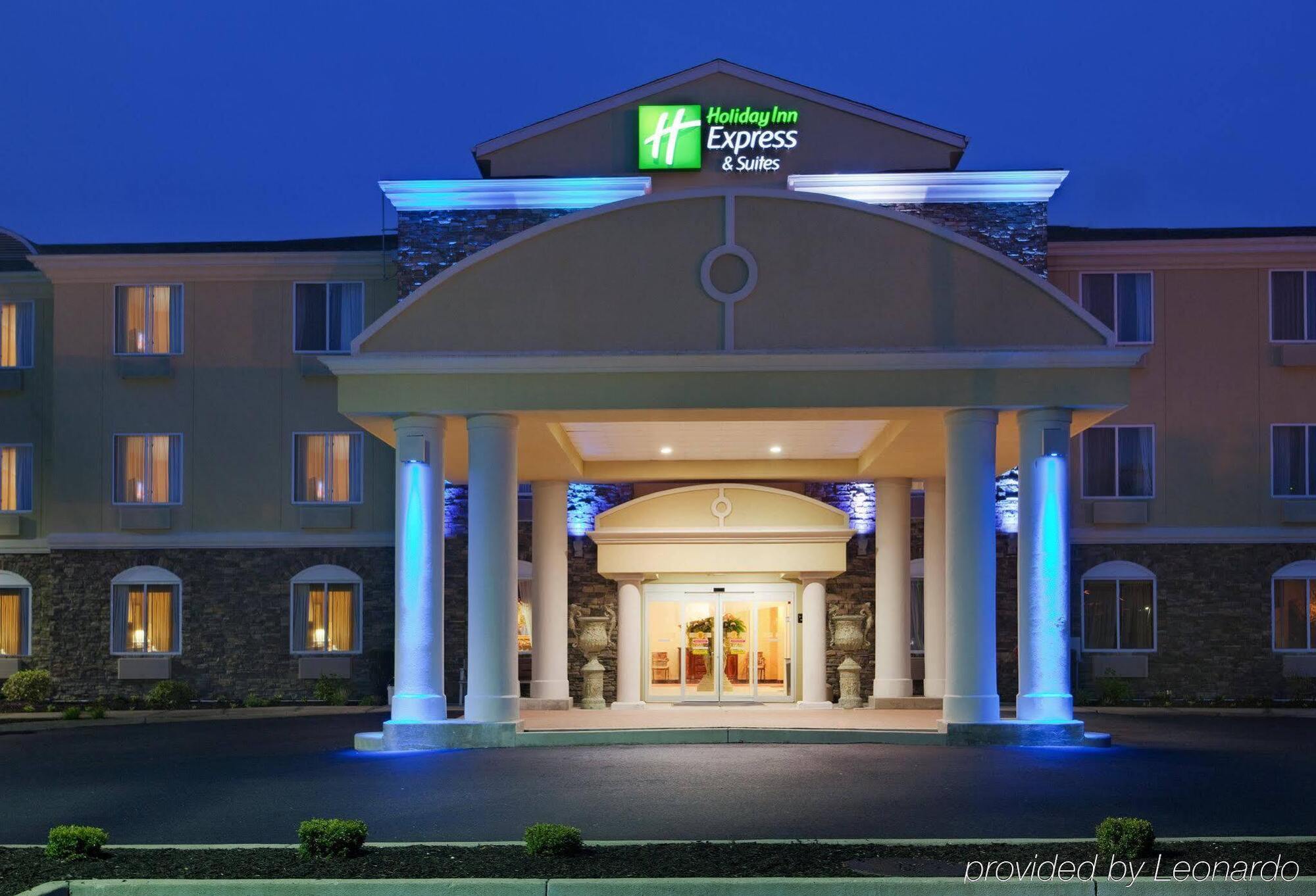 Holiday Inn Express Hotel & Suites Swansea By Ihg Exterior foto