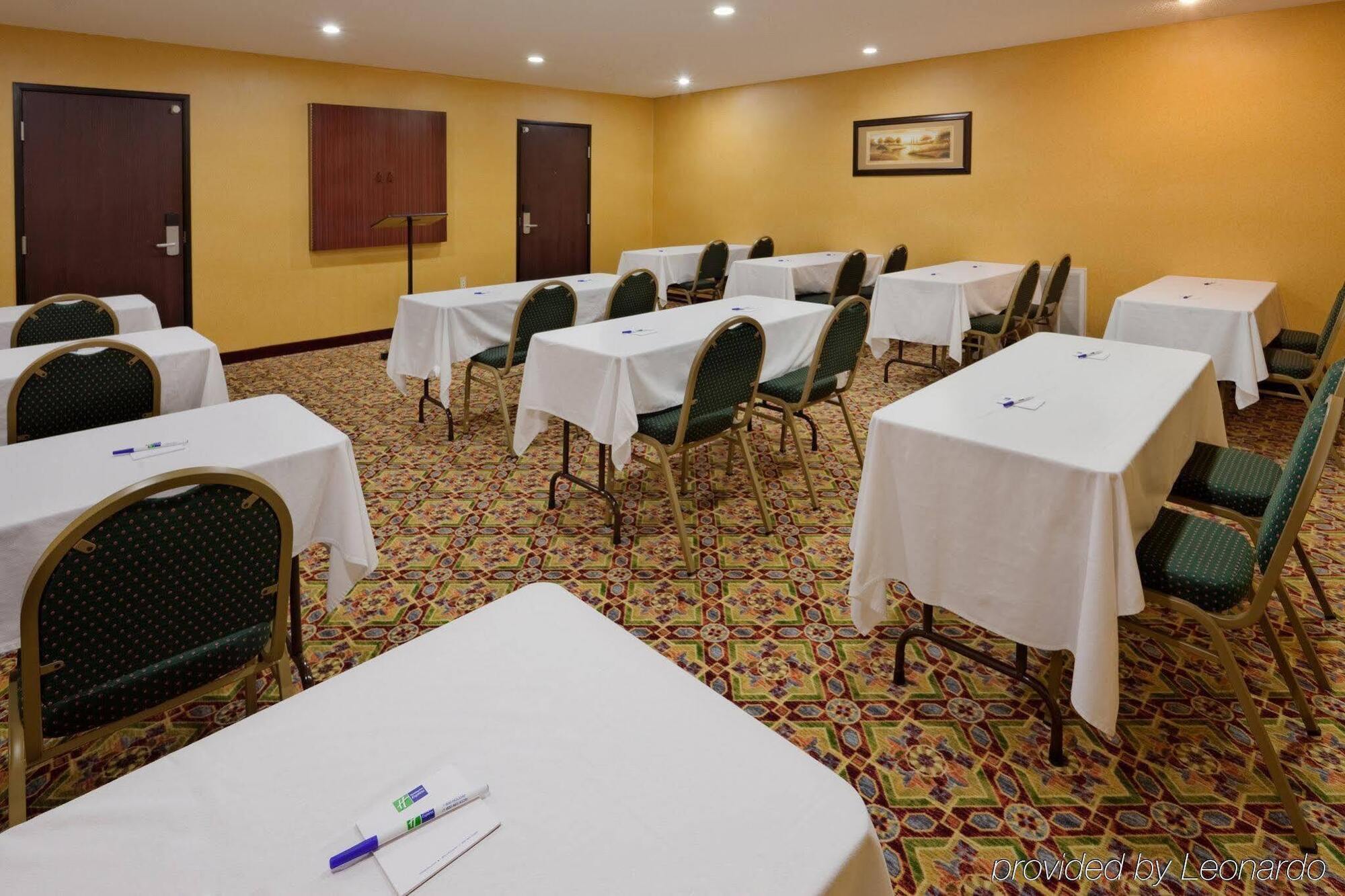 Holiday Inn Express Hotel & Suites Swansea By Ihg Exterior foto